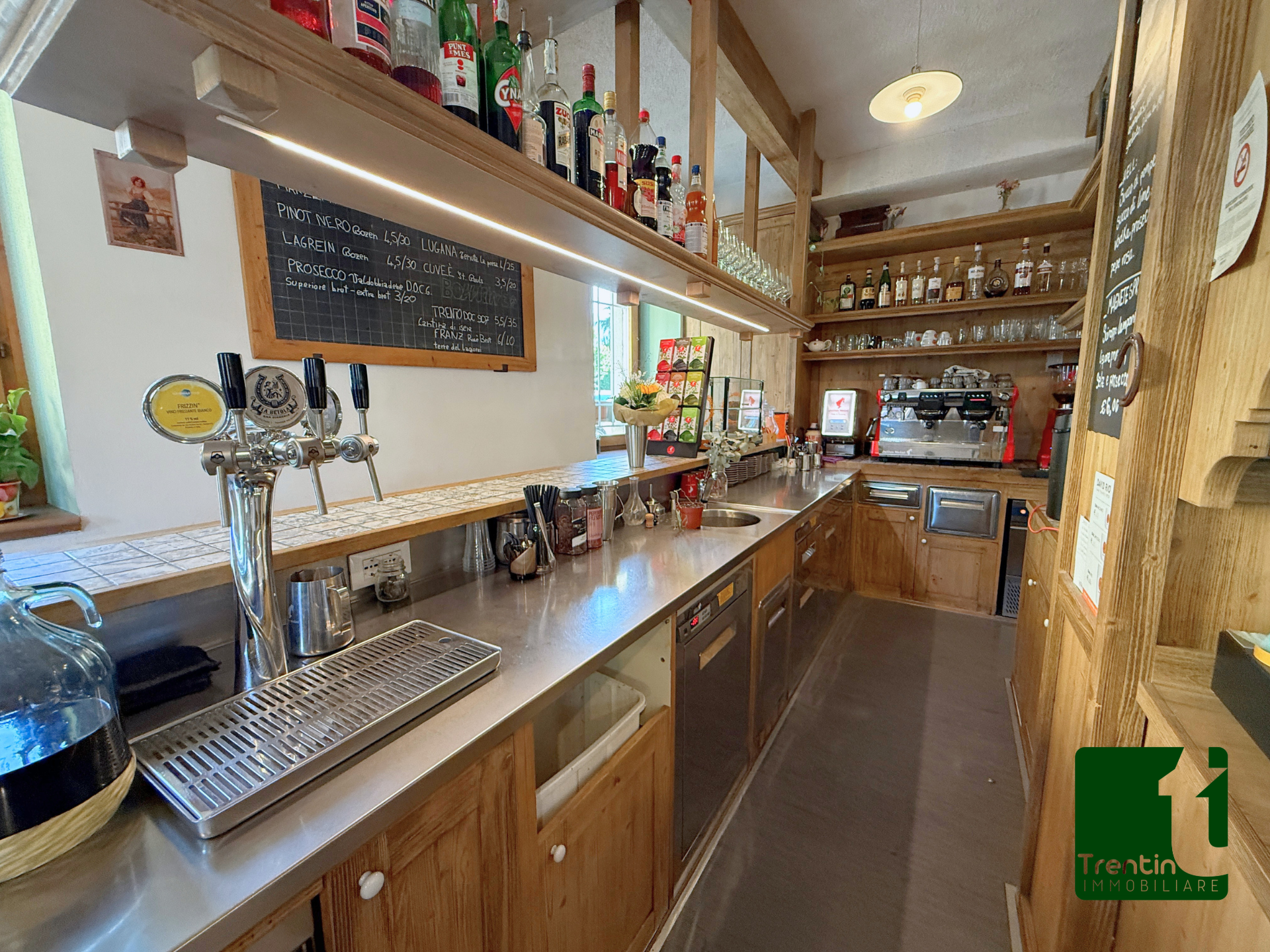 CEDESI ATTIVITA’ – BAR IN CENTRO STORICO