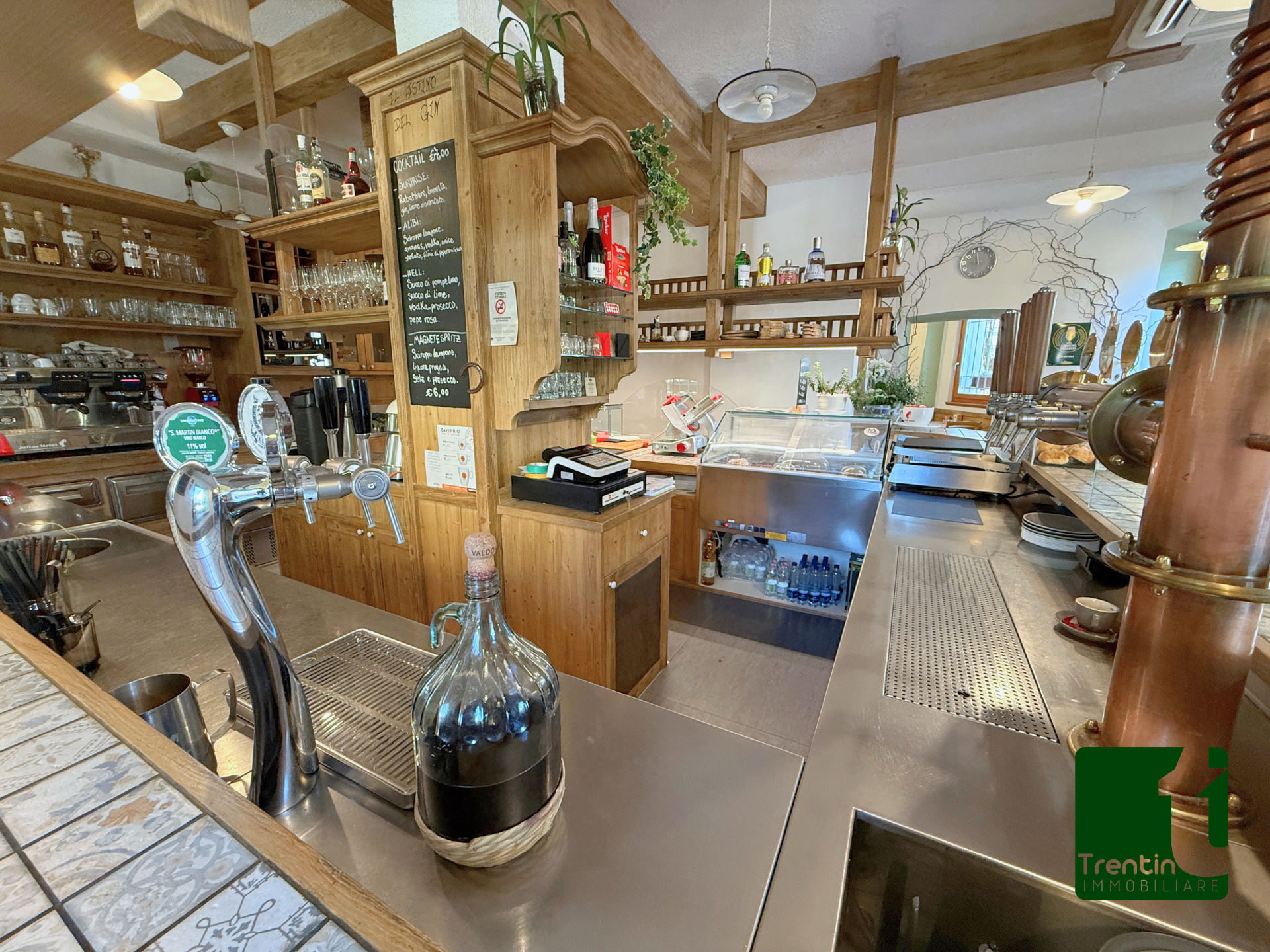 CEDESI ATTIVITA’ – BAR IN CENTRO STORICO