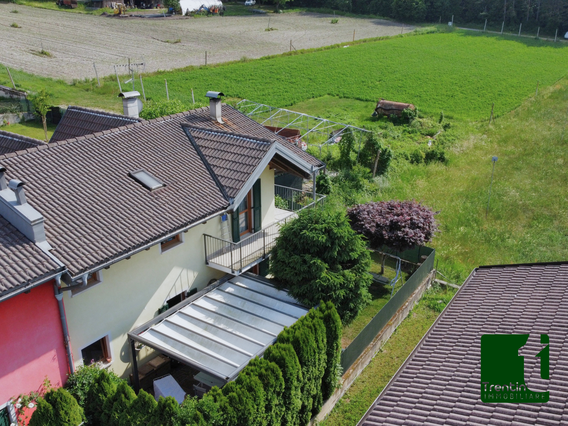 VILLETTA A SCHIERA DI RECENTE COSTRUZIONE